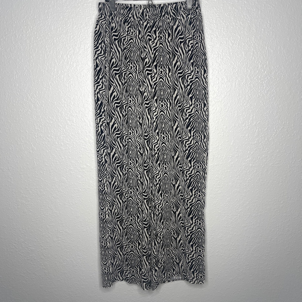 Black & white wide leg pants
